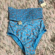 Brand New Blue Beachwear Sets For Spring, Blue Beach Sets For Spring, Blue Summer Sets For Beach Season, Blue Sets For Poolside Spring, Fitted Blue Sets For Poolside, Blue Beachwear Sets For Poolside, Blue Stretch Swimwear Sets For Pool, Blue Stretch Swim Sets For Pool, Blue Spring Sets For Pool