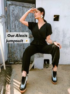 Suit For Women, Jumpsuit Online, Casual Dinner Outfit, Black Jumpsuit, Minimalist Outfit, Black Outfit, Parisian Style, Feminine Style