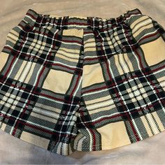 Plaid Shorts Size M Never Worn Casual Plaid Bottoms With Built-in Shorts, Chic Plaid Short Bottoms, Trendy Plaid Short Bottoms, Chic Plaid Short-length Bottoms, Trendy Short Plaid Bottoms, Chic Short Plaid Bottoms, Plaid Bottoms With Elastic Waistband, Plaid Bottoms With Elastic Waistband And Short Length, Plaid Short Bottoms For Day Out