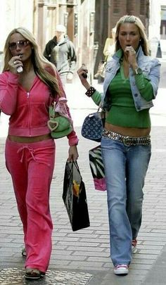 Fashionable Hats and Headwear for Every Occasion Vintage Juicy Tracksuit, 2000s Tracksuit Outfit, 00s Fashion Trends Early 2000s, 2k Fashion, 2000 Outfit, 2000 Outfits, Fashion Girlies, 00s Mode, Fest Temaer