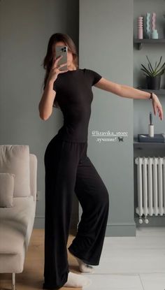 Comfy Classy Outfits Summer, Gym Outfits Ideas For Women, Classy Gym Outfits For Women, Silent Luxury Outfits, Elegant Gym Outfit, Elegant Comfy Outfit, Classy Comfy Outfits, Comfy Classy Outfits, Chic Loungewear Outfits