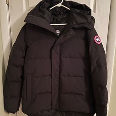 Brand New With Tagneed To Sell Initially Bought Wrong Size. My Loss Your Win Canada Goose Macmillan, Canada Goose Jacket, Bubble Coat, Canada Goose Mens, Tactical Jacket, Down Parka, Down Coat, Black Label, Canada Goose