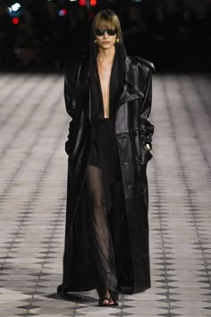 Ysl 2023 Runway, Runway Outfits 2023, Ysl 2023, Journalist Fashion, Ysl Couture, Saint Laurent Runway, Fashion Journalist, Saint Laurent Fashion, Brazilian Fashion