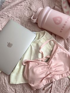 Gym MacBook Apple college aesthetic gym motivation pink green neon lime geeen sports bra gymshark gym booty day college Lifestyle Content Creator, Lifestyle Content, Pink Life