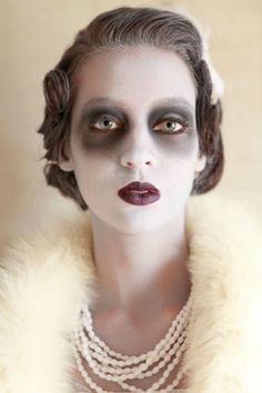 Ghost Makeup, Makeup Zombie, Halloweenský Makeup, Creepy Halloween Costumes, Uhyggelig Halloween, Halloween Fest, Cool Halloween Makeup, Zombie Makeup, Halloween Makeup Tutorial