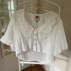 Brand New, Never Worn Cute Collared Top. Sleeves Are Puffy And Fun. Great For Spring And Summer. Casual White Blouse With Boho Collar, Casual Blouse With Peter Pan Collar, Casual Peter Pan Collar Blouse For Daywear, Casual Blouse With Peter Pan Collar For Daywear, Cropped Tops With Lace Collar For Summer, Summer Cropped Tops With Lace Collar, Casual Cropped Blouse With Lace Trim, White Casual Tops With Boho Collar, White Casual Top With Boho Collar