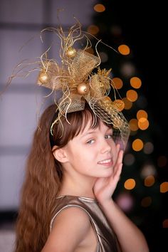 Christmas Fascinator, Tree Headband, Fascinator Veil, Christmas Tree Headband, Gold Fascinator, Veil Hat, Veiled Hats, Derby Fascinator, Winter Mood