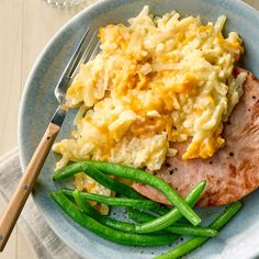 Slow-Cooker Cheesy Potatoes Crockpot Cheesy Potatoes, Kettle Corn Recipe, Cheesy Potatoes Recipe, Pork Chops And Potatoes, Cheesy Mashed Potatoes, Fresh Potato, Hashbrown Recipes, Pork Tenderloin Recipes, Cheesy Potatoes