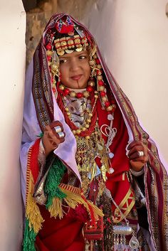 An exquisite bride in exquisite traditional bridal dress. Taken in Ghadamis, a UNESCO world heritage site, in southwest Libya. photo by Mansour Ali, 2009. via flickr Bride Looks, National Dress, Traditional Clothes, Libya