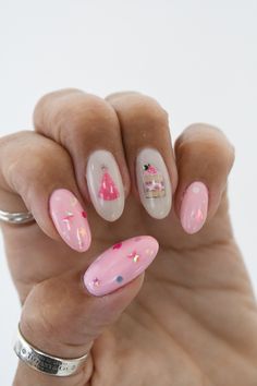 Birthday nails, nail inspo, colorful nails, cake nails, birthday cake nail design, sparkly nails Birthday Nails Colorful, Girly Birthday Nails, Preppy Birthday Nails, Christmas Tree Cake Nails, Cute Simple Birthday Nails, Simple Bday Nails, Bday Nails Pink, Cake Nails Design, Aesthetic Birthday Nails