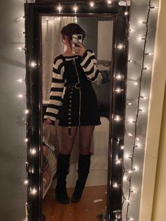 Cute Goth Fall Outfits, Christmas Alternative Outfit, Alternative College Outfits, Alt Outfit Inspo Fem, Punk Professional Outfits, Bisexual Clothes Style, Soft Grunge Outfits Winter, Alt Dress Outfits, Dark Fashion Women