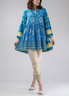 Short Frock Style Dress Design Short Kurti Designs, Kurti With Jeans, Short Frocks, Architect Logo, Short Kurtis, Lawn Dresses, Short Frock, Frock Style, Frock Fashion