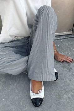 Flats Outfit, Paris Mode, Mode Inspo, Back To School Outfits, Scandinavian Style, Spring Outfit, Stockholm, Fashion Inspo Outfits