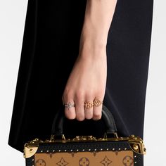 LOUIS VUITTON® - Lv Lace Rings - Gold Louis Vuitton Gifts, Louis Vuitton Official Website, Lace Ring, Trunk Bag, Leather Denim, Rings Gold, Silver Jewelry Fashion, Louis Vuitton Official, Wallet Pouch