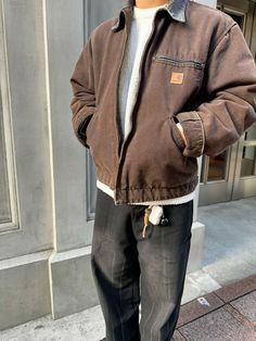 Mens Work Jacket Outfit, Brown Work Jacket Outfit Men, Style Carhartt Jacket, Men Colorado Outfit, Jackets For Guys, Men's Outfit Winter, Brown Guy Outfits, Carhartt Jacket Men's Outfit, Men Fall Winter Outfits