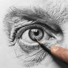 a pencil drawing of an eye