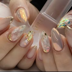 Classy Gel Nails, Feather Nails, Evil Eye Nails, Gold Acrylic Nails, Gold Nail Designs, Short Gel Nails, Beige Nails