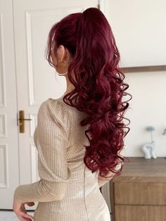 Gold Hair Hairstyles for Valentine's Day Silver Hair Hairstyles for Valentine's Day Ombre Hair Hairstyles for Valentine's Day Red Hair High Ponytail, Grown Out Red Hair, Prom Hairstyles Red Hair, Long Red Ponytail, Red High Ponytail, Hairstyles For Long Red Hair, Wedding Hairstyles Red Hair, Red Hair Outfit Ideas, Burgundy Ponytail