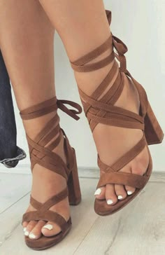 Find More at => http://feedproxy.google.com/~r/amazingoutfits/~3/ba9C17hM-VQ/AmazingOutfits.page High Heels Classy, Gladiator Sandals Heels, Velvet Sandals, Afrikaanse Mode, Heels Outfits, Heels Classy, Cute Heels, Combat Boot