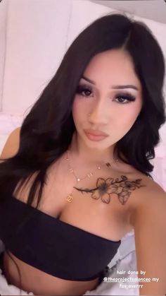 Rosa Elizabeth, Plum Hair, Self Pictures, Pretty Tattoos For Women, Pretty Ppl, Cute Selfies Poses, Selfie Ideas, Cute Poses For Pictures, Nails Inspo