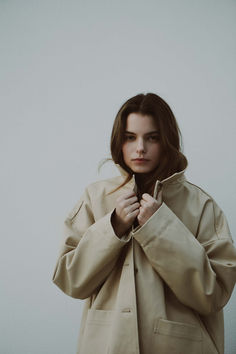 Studio Feder was founded in Copenhagen in 2018 by Sascha Feder. The brand reflects Sascha's personal style, which is simple and clean in a soft and harmonious color universe accompanied by her indispensable eye for quality in design and choice of delicious fabrics. The collections include home textiles, and a collection of women’s essential clothing. Bedroom Outfit, Spring Outwear, Spring Outerwear, Copenhagen Style, Design Essentials, Stockholm Fashion, Outfits Spring