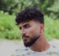 Oval Face Curly Hairstyles, Short Hair Mens, Face Shape Hairstyles Men, Round Face Curly Hair, Mens Haircuts Thick Hair, Male Haircuts, Oval Face Men