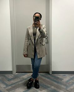 #workfit #blazerstyle #ootd #workfashion #corporatelife #corporategirly #loafers #platformloafers Modest Fall Outfits, Blazer Fits, Fall Winter Wardrobe, Blazer Fashion, Work Outfits, Work Fashion, Winter Wardrobe, Daily Fashion