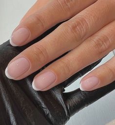 French Manicure On Round Nails, French Manicure Short Oval, Short Shellac French Nails, Minimal French Manicure, French Nails Oval Short, Short Oval Manicure, Biab Nails Oval, Dainty French Manicure, Bubble Bath With French Tip