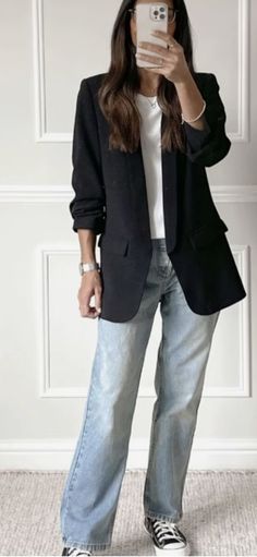 Black Blazer With Jeans Plus Size, Womens Suit Pants Outfit, Chic Modernist Outfits, Summer Clothes For Women Over 40 Over 50, Daily Outfit Inspiration Winter, Middle Aged Fashion, Converse Office Outfit, Outfits With Converse, Mode Casual