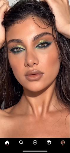 Green Elegant Makeup, Emerald And Gold Makeup Looks, Green Glitter Outfit, Olive Green Wedding Makeup, Makeup Looks For A Green Dress, Makeup For Green Dresses, Prom Makeup With Green Dress, Lime Green Dress Makeup, Prom Make Up For Green Eyes