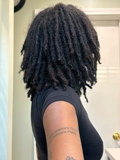 medium long locs aesthetic Starter Locs Aesthetic, Black Locs Aesthetic, Loc Growth Aesthetic, Long Healthy Locs, Healthy Locs Aesthetic, Locs Shoulder Length, Long Locs Aesthetic, Braid Starter Locs, Women Dreads Black Hairstyles