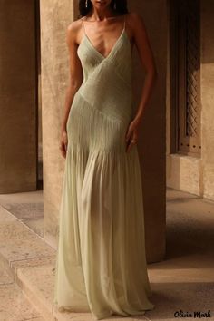 Olivia Mark - Stunning V-Neck Sleeveless Maxi Dress with Strategically Placed Slits Elegant Summer Backless Dress, Long Dress Outfit Casual, Ethereal Aesthetic Fashion Casual, Summer Beach Party Outfit, Soft Ethereal Aesthetic Outfits, Shirt Into Dress, Ethereal Prom Dress, Unique Summer Dresses, Long Elegant Dress