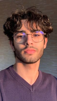 Medium Men’s Hairstyles, Glasses Guys Aesthetic, Mens Hairstyles With Glasses, Glasses Man Aesthetic, Types Of Mens Haircut, Curly Hair Men Haircut Taper, Men With Brown Eyes, How To Style Curly Hair Men, Short Wavy Haircuts Men