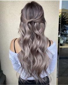 Mauve Balayage, Ashy Hair, Venus Of Willendorf, Mushroom Hair, Warm Scarves, Beige Hair, Ash Hair Color, Hair Inspiration Long