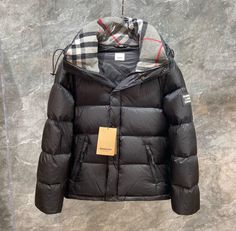 Burberry Jacket Outfit, Boujee Fits, Cute Nike Outfits, Fashion Men Streetwear, Street Fashion Men, Street Fashion Men Streetwear, Foto Baby, Trendy Outfits For Teens, Burberry Jacket