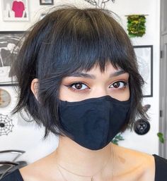 Jagged Bangs, Shaggy Layered Bobs, Short Shaggy Bob, Cheveux Oranges, Trendy Bob Hairstyles, Best Bob Haircuts, Bob With Bangs, Bob Styles, Hair Reference