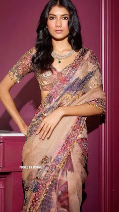 Mahima Mahajan - India Mahima Mahajan Outfits, Indian Lehangas, Modest Saree, Saree Outfits, Fashion Course, Backyard Engagement, Mahima Mahajan, Indian Fits, Saree Styling