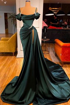 Stunning Off-the-Shoulder Mermaid Prom Dress Ruffles With High Split Dark Green Prom Dress, Prom Dresses 2022, Split Prom Dresses, Dresses 2022, Spaghetti Strap Prom Dress, Pageant Gowns, Green Prom Dress, Dress Spaghetti, Green Satin