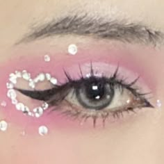 Pink Star Eye Makeup, Twice Concert Makeup Ideas, Cute Makeup Looks Pink, Pink Star Makeup, Cute Pink Makeup Looks, Pink And Black Makeup Looks, Cute Make Up Looks, Kawaii Makeup Looks