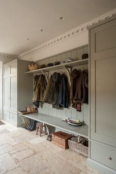 Boot Room Storage, Boot Room Utility, Vstupná Hala, Utility Room Designs, Mudroom Entryway, Country Kitchen Designs, Mudroom Decor, Mud Room Storage