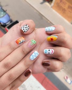 Disney Movie Nails, Toy Story Nails, Disneyland Nails, Disney Nail Designs, Disney Inspired Nails, Disney Acrylic Nails, Hippie Nails, Nail Art Disney