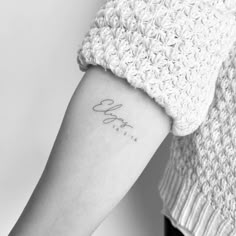 Daughter Quotes From Mom Tattoo, Tattoo Of Baby Name, Tattoos Baby Ideas For Mom, Small Tattoo For Daughter, Tiny Tattoos For Children, Tattoo Ideas For Your Son, Tattoo For Stepchildren, Tattoos For Sons And Moms, Sons Name Tattoos For Women