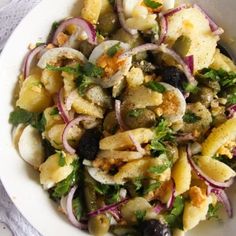 Romanian Potato Salad - Oriental Salad Panzanella Recipe, Potato Salad Mustard, Potato Salad Recipe Easy, Potato Salad With Egg, Bacon Potato Salad, Easy Potato Salad, Salad Recipes Video, Beet Recipes, Potatoe Salad Recipe