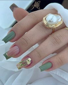 Gold Nail Designs, Fancy Nails Designs, Pretty Nail Art Designs, Xmas Nails, Classy Nails, Fancy Nails, Best Acrylic Nails, Gold Nails, Stiletto Nails