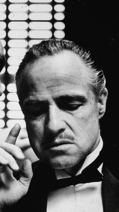 #godfather #marlonbrando #doncorleone #corleone Father Tattoos, Gangsta Tattoos, Famous Portraits, Portrait Photography Men, Art Drawings Sketches Pencil