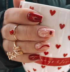 Cute December Nails, Cristhmas Nails, December Nails Ideas, December Nail Designs, Red Sparkly Nails, November Nails, Red Christmas Nails