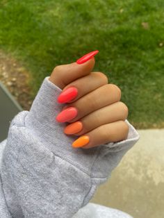 Fully Painted Nails, Orange Nails Summer Design, Different Shade Of Orange Nails, Almond Shaped Summer Nail Ideas, Plain Nails Aesthetic, Colors For Nails Summer, Sunset Red Nails, Orange Multi Color Nails, Bright Nails Almond Shape