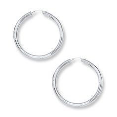 Spice up your everyday look with these 14K white gold hoop earrings decorated with a pretty etched design. The earrings for her secure with hinged backs. Tube Hoop Earrings, White Gold Hoop Earrings, White Gold Hoops, Jewelry Education, Jewelry Advice, Chic Earrings, Diamond Guide, Accessories Jewelry Earrings, Gold Hoops