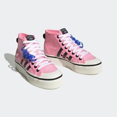 Adidas Originals Women's Pink Hello Kitty Nizza Platform Mid Shoes Hq4509 Adidas Falcon, Pretty Sneakers, Mid Shoes, Bold Shoes, Colorful Sneakers, Superstars Shoes, Nike Waffle