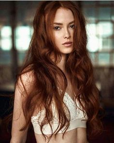 Red Hair Boy, Light Curls, Dark Red Hair, Long To Short Hair, Beautiful Red Hair, Layered Bob Hairstyles, Lob Hairstyle, Redhead Beauty, Penteado Cabelo Curto